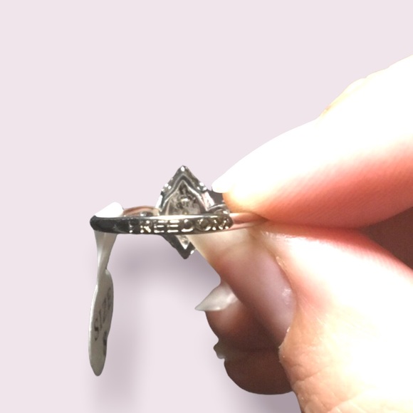 FRAGRANT JEWELS Ring Size 8 - Picture 4 of 5